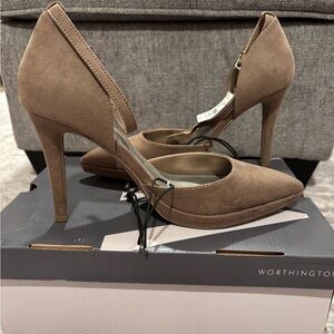 Worthington, nude faux suede pumps with ankle strap. NWT, 4 inch heel